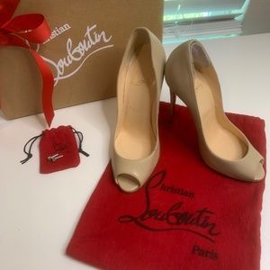 Christian Louboutin Peep Toe Pumps 37 (6.5)